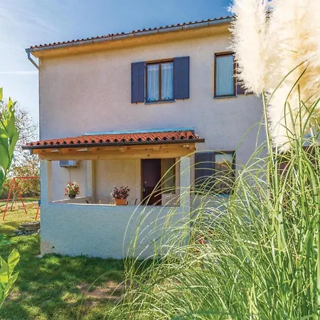 One-Bedroom Apartment In Divsici Apartment